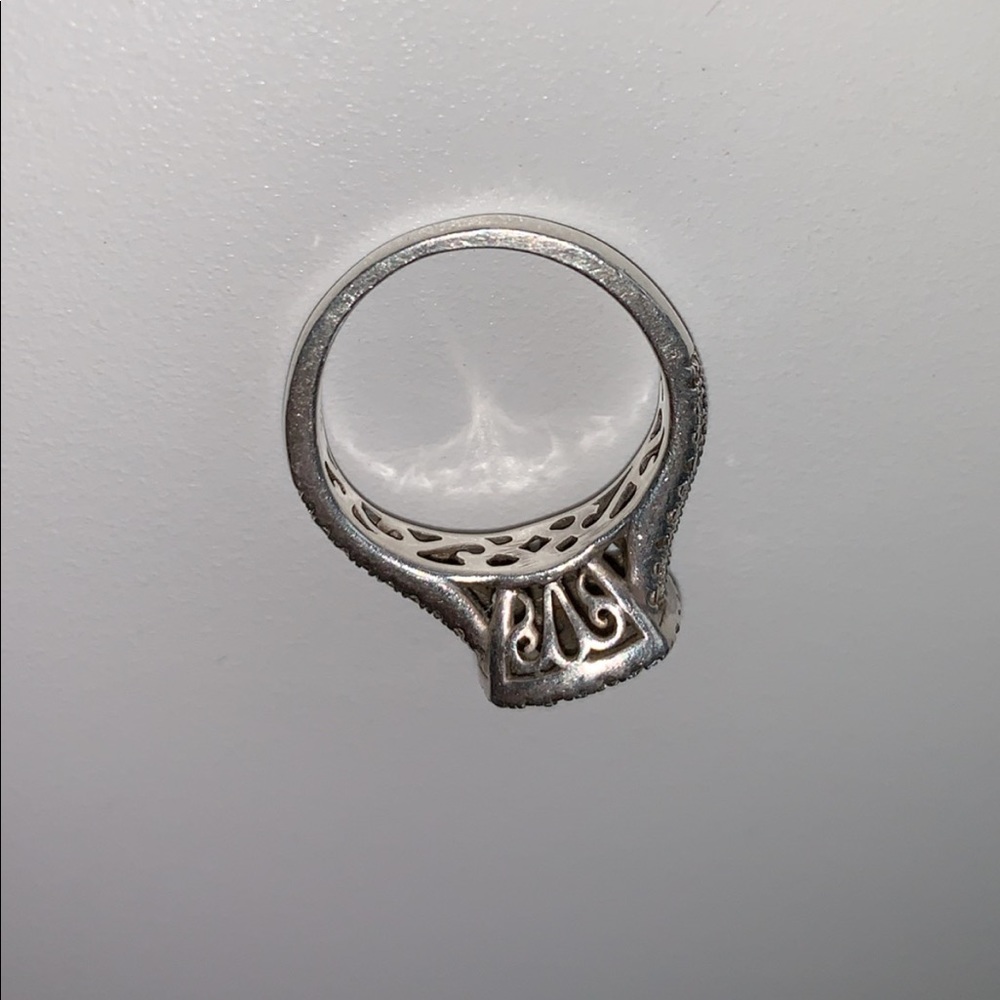 WOMENS ENGAGEMENT RING!! - Picture 2 of 4
